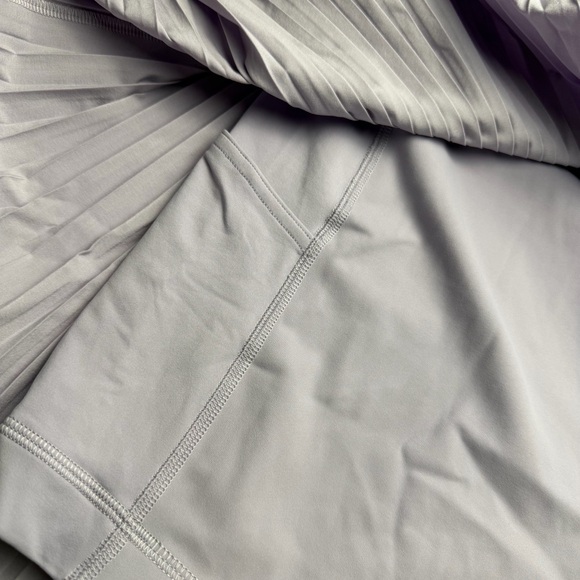 Lululemon High-Rise Pleated Tennis Skirt shorts lavender square dot size 10 - Picture 7 of 9